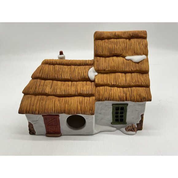 Dept. 56 The Cottage of Bob Cratchit and Tiny Tim Dickens Christmas Village 1985 - Picture 6 of 16